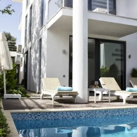 Sole Wt/ Private Pool& In Center Holiday home